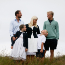 Bildeserie av Kronprinsfamilien tatt på Dvergsøya utenfor Kristiansand i anledning Kronprins Haakons 41-årsdag (Foto: Heiko Junge, NTB scanpix)
